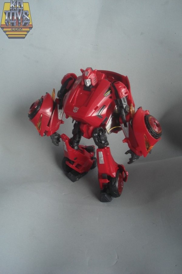 War For Cybertron Cliffjumper  (3 of 16)